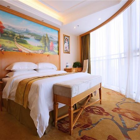 Vienna International Hotel Yantai Changjiang Road Xingyi Square Branch Exterior photo