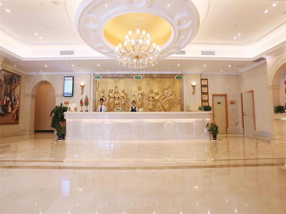 Vienna International Hotel Yantai Changjiang Road Xingyi Square Branch Exterior photo