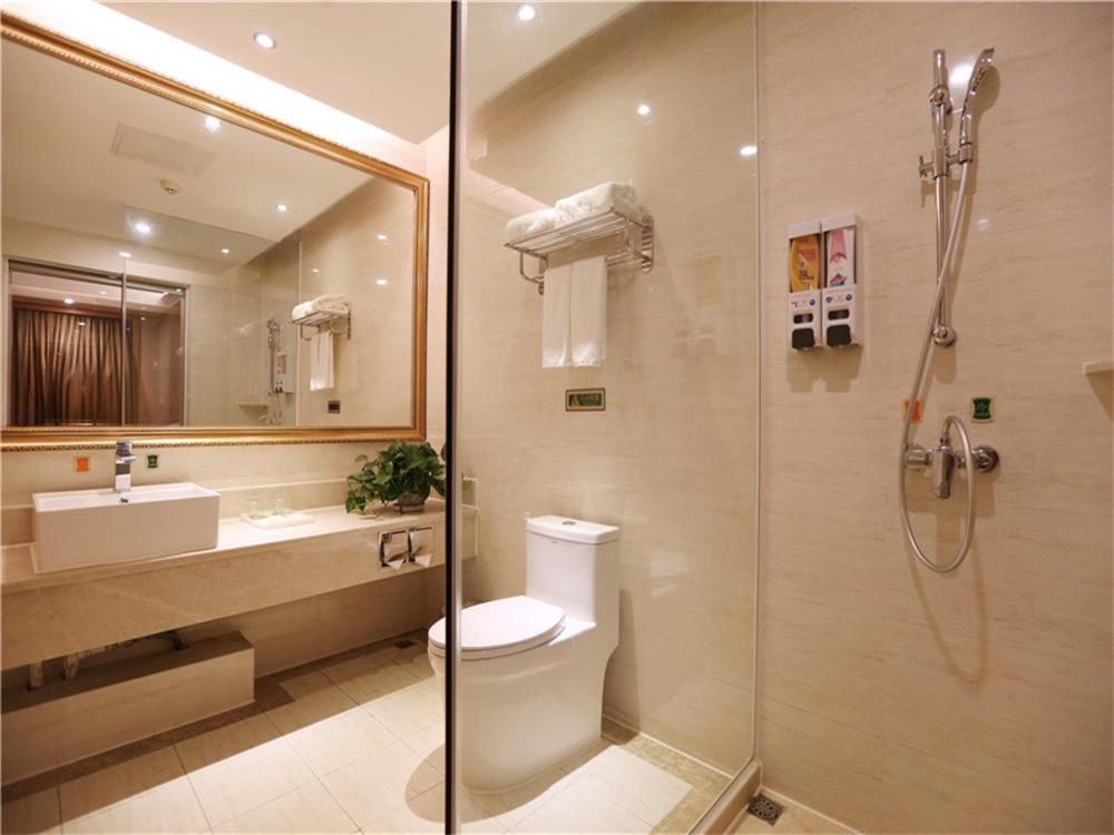 Vienna International Hotel Yantai Changjiang Road Xingyi Square Branch Exterior photo